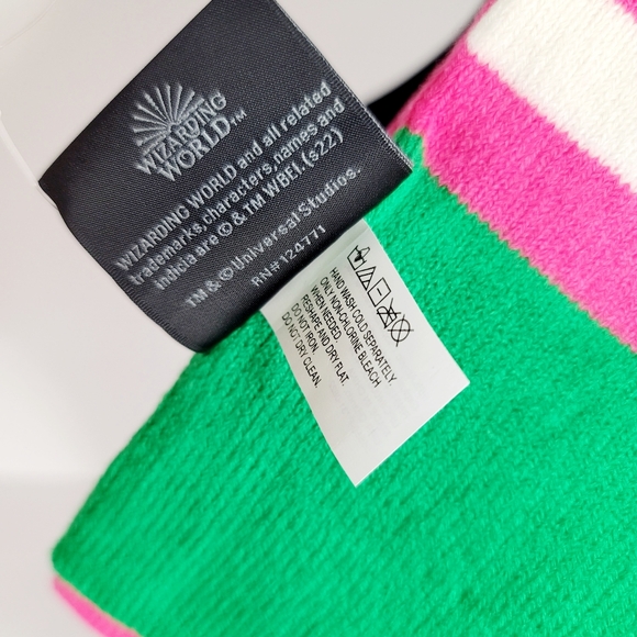 Honeydukes scarf & beanie set Universal Studios & Harry Potter Wicked - Picture 9 of 12